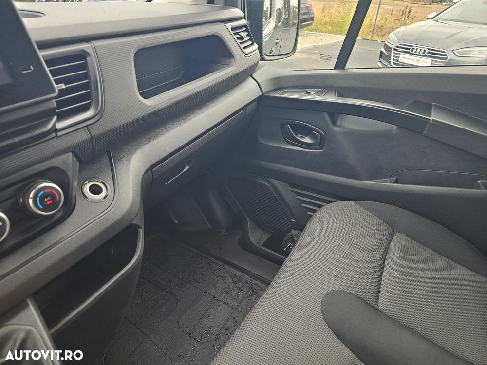 Renault Trafic 2.0 Blue dCi 150 Furgon Cabina Dubla L2H1 - 8