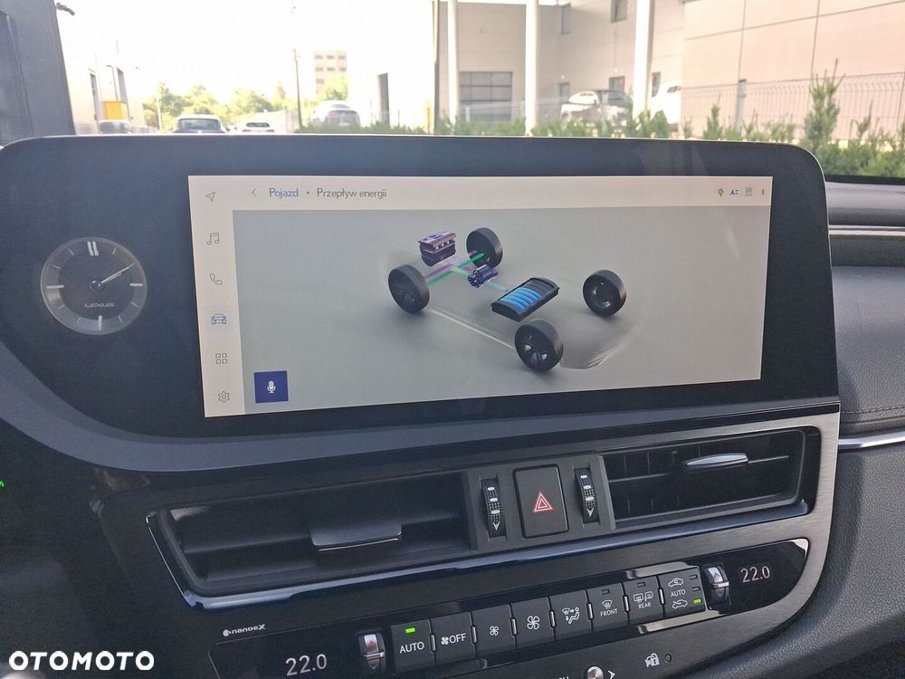 Lexus ES 300h F Sport Design - 16