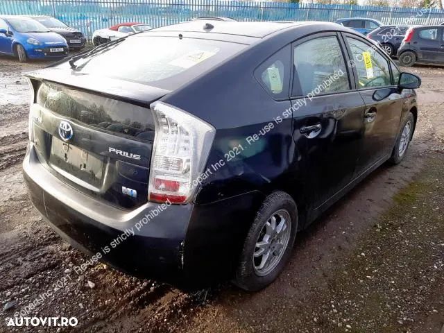 Dezmembrez Toyota Prius 3 - 3