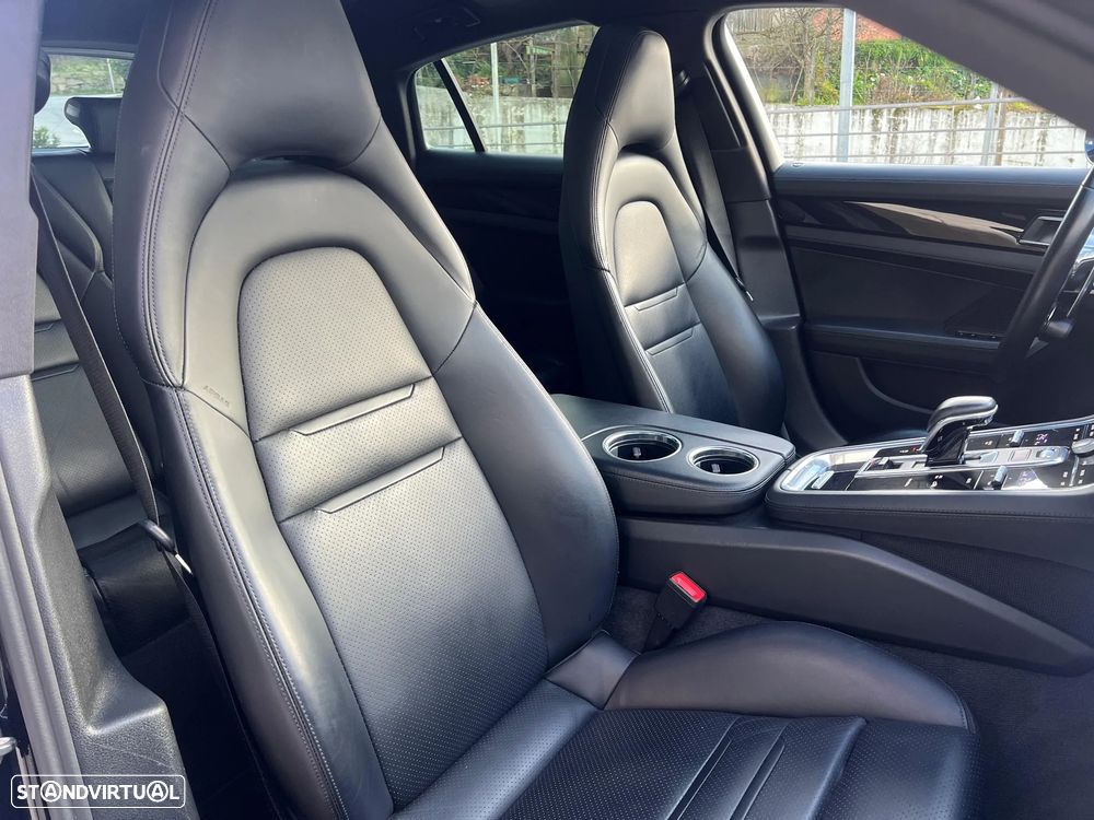 Porsche Panamera 4 E-Hybrid - 27