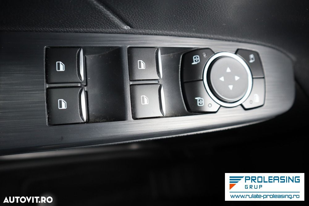 Ford Kuga - 11