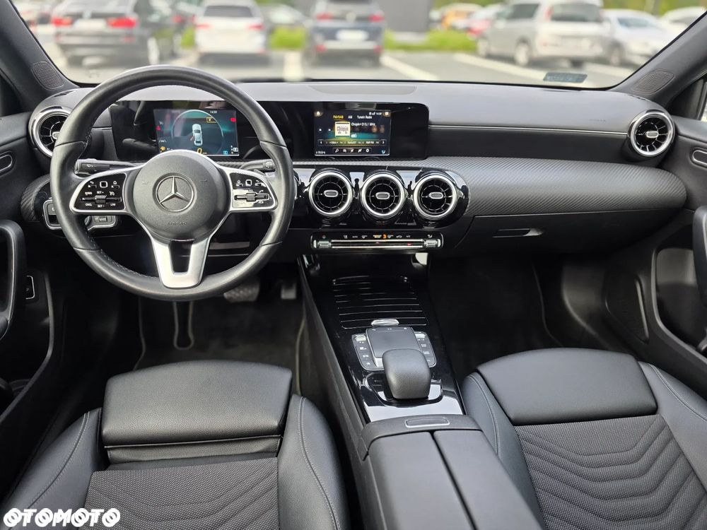 Mercedes-Benz Klasa A 180 Edycja specjalna 7G-DCT - 17