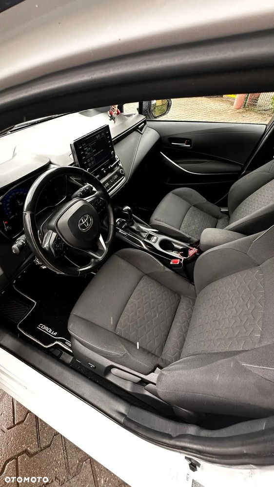 Toyota Corolla - 22