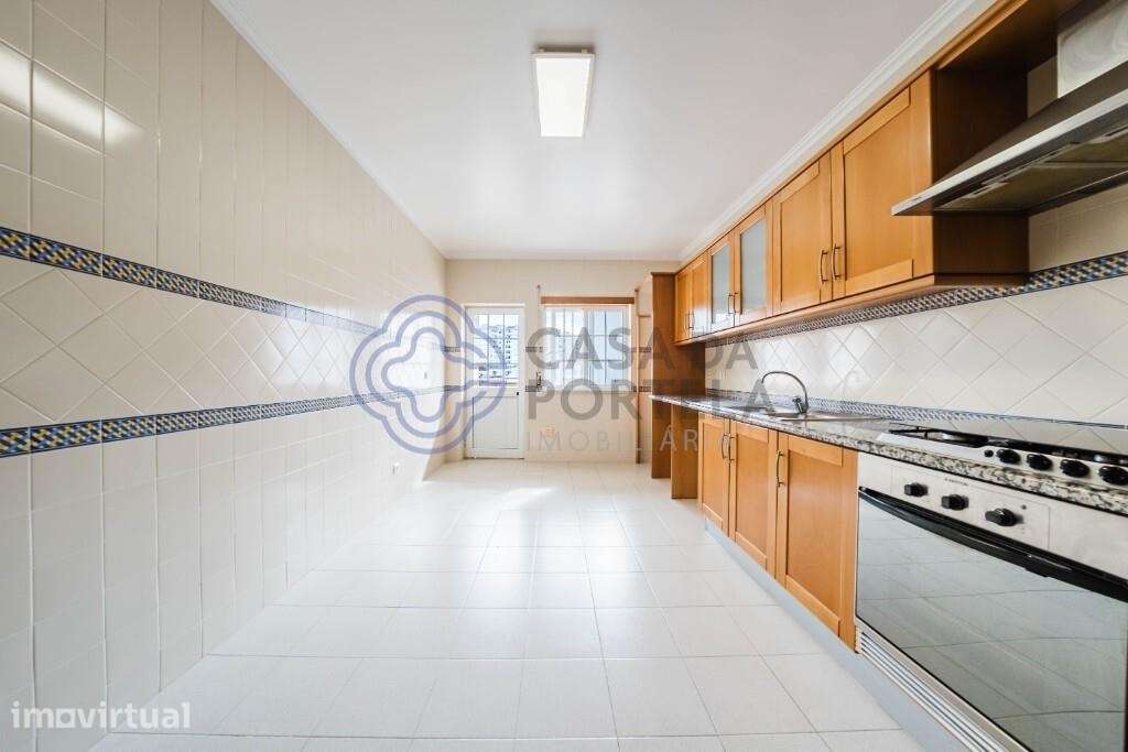T3 no 2º andar e garagem box para arrendamento - Grande imagem: 4/37