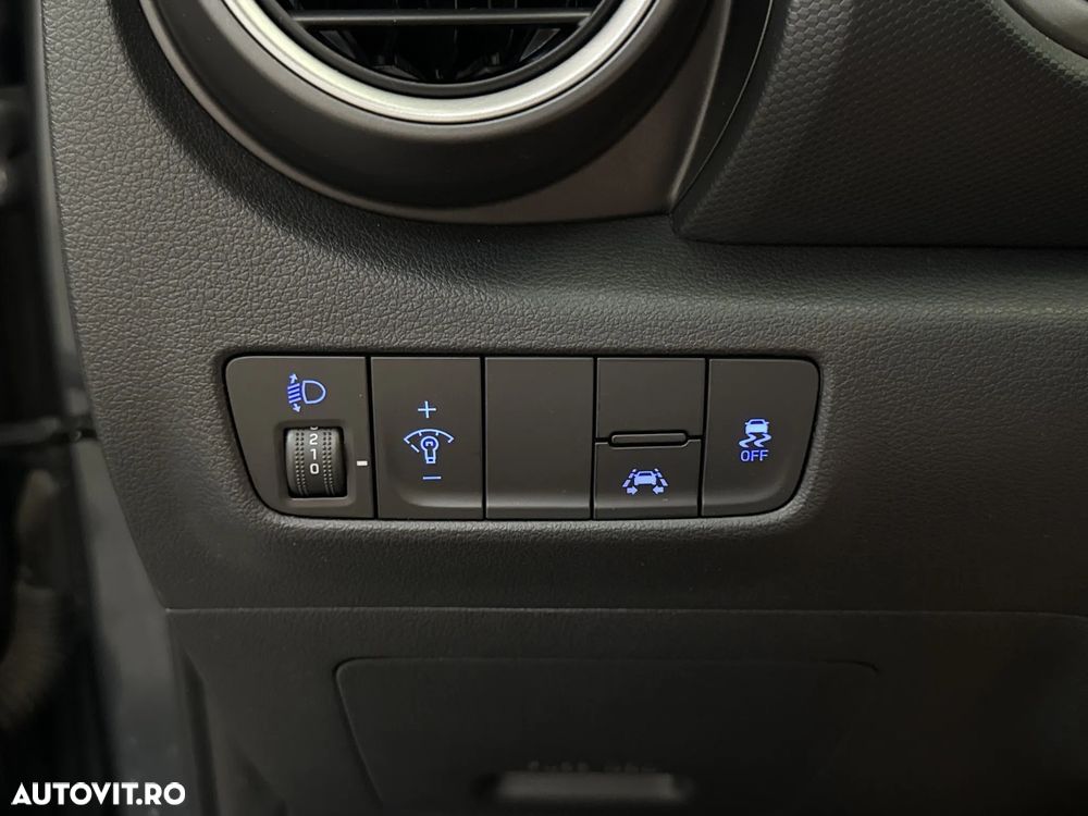 Hyundai KONA - 16