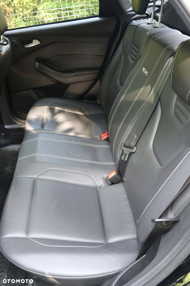 Ford Focus 2.0 EcoBoost ST-2 - 16