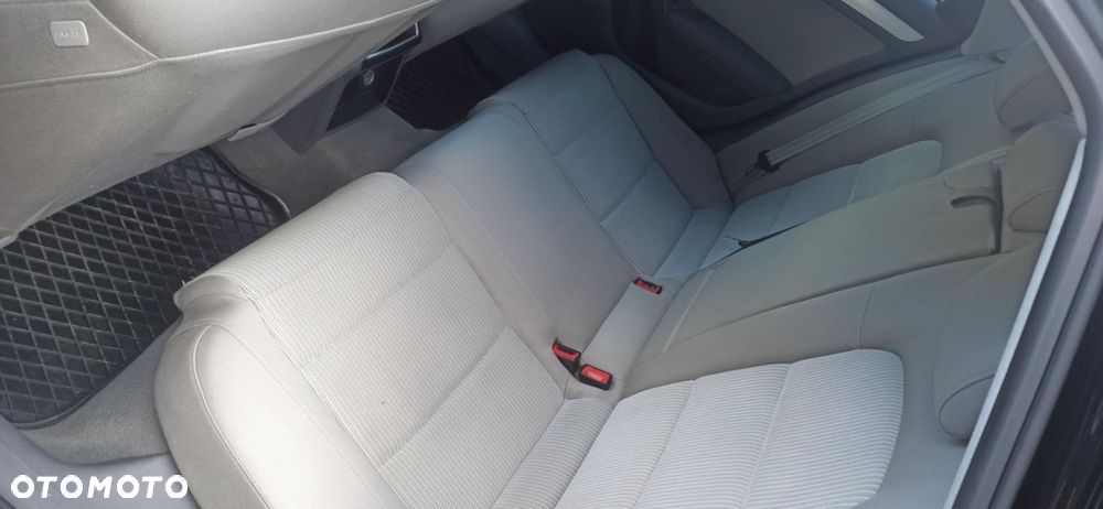 Audi A4 Limousine 2.0 TDI - 6
