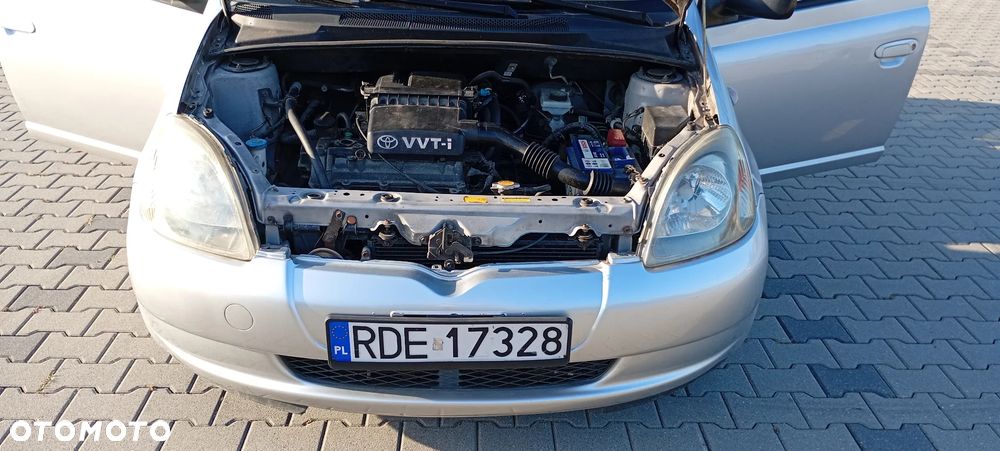 Toyota Yaris - 12