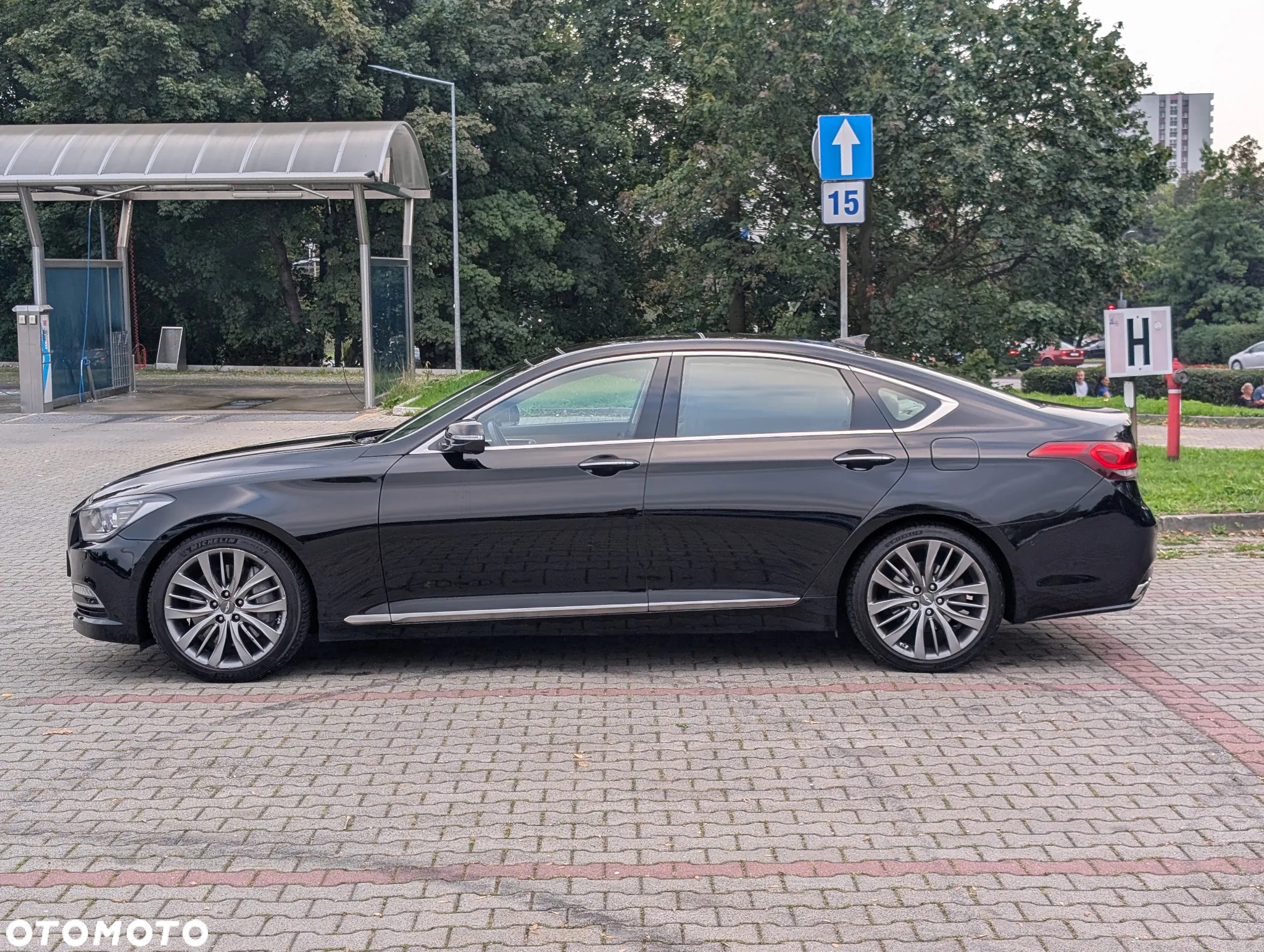 Hyundai Genesis 3.8 V6 GDI - 18
