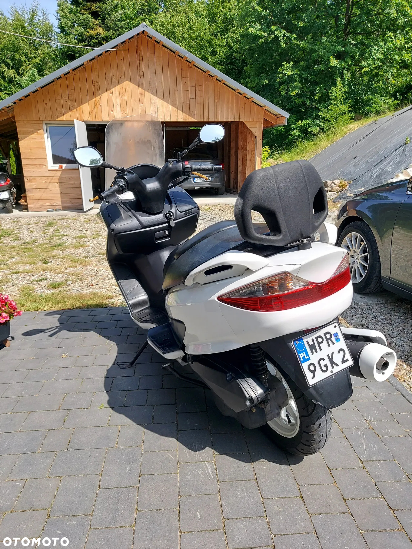 Suzuki Burgman - 4