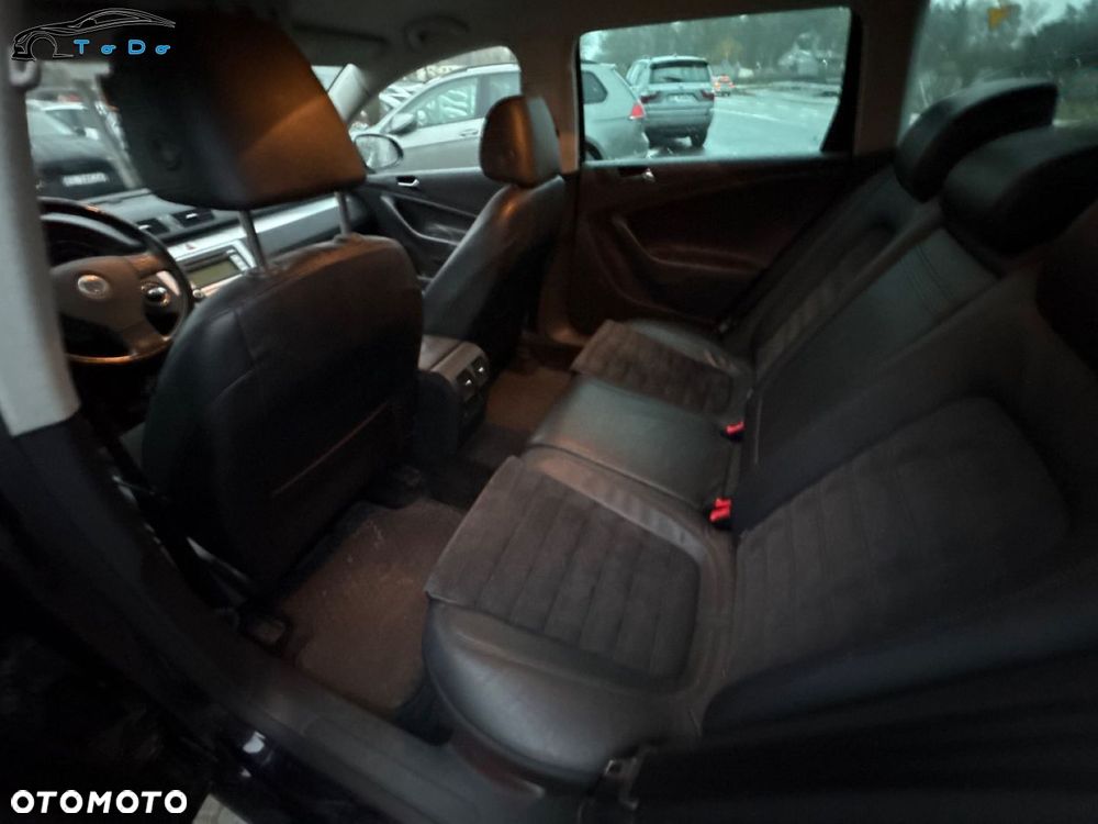 Volkswagen Passat Variant 2.0 TDI 4Mot Highline - 35