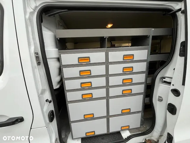 Renault Trafic - 16