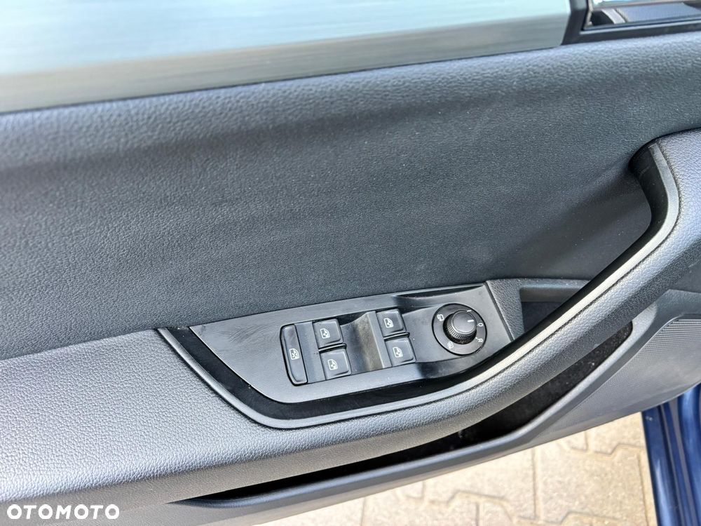 Skoda Superb 2.0 TDI Sportline - 10