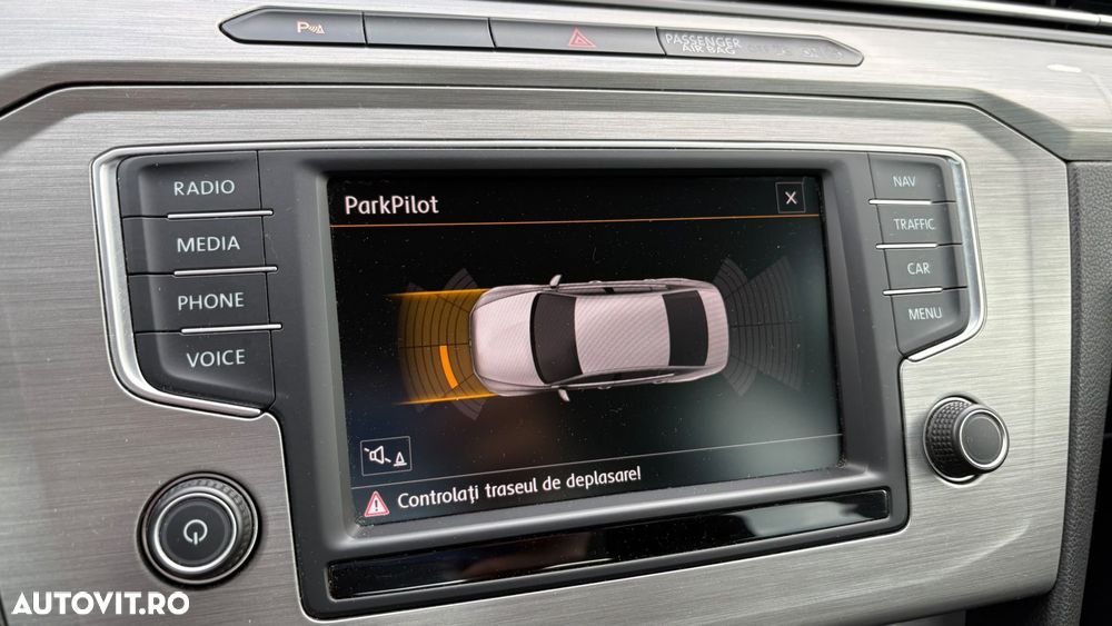Volkswagen Passat - 16
