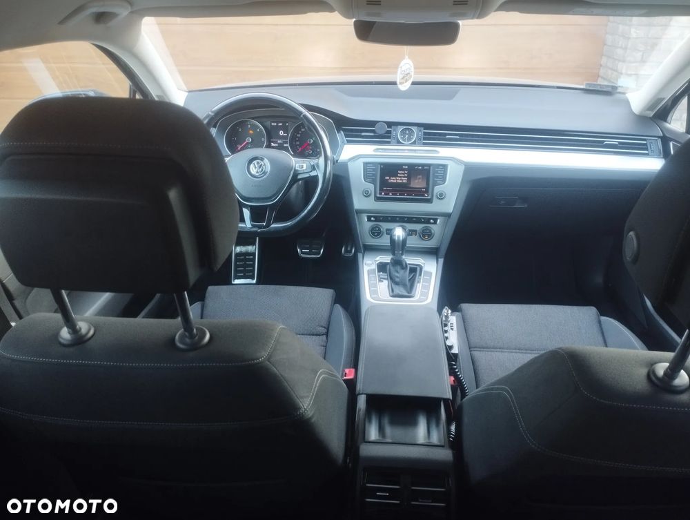 Volkswagen Passat 2.0 TDI SCR DSG Comfortline - 11