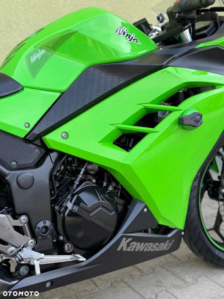 Kawasaki Ninja 300 ABS - 16