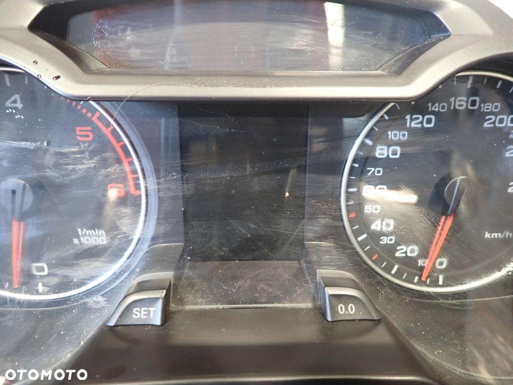 LICZNIK AUDI A4 B8 2.0 8K0920930C - 3