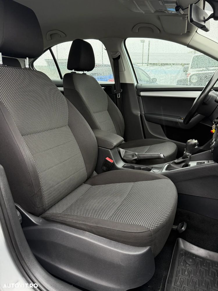 Skoda Octavia 1.6 TDI DSG Ambition - 14