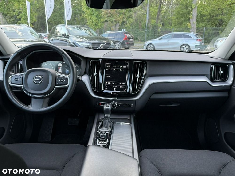 Volvo XC 60 D4 Momentum Pro - 19