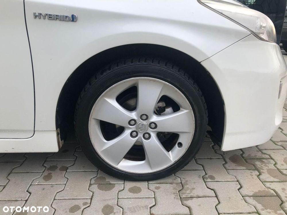 Toyota Prius 1.8 HSD Sol - 32