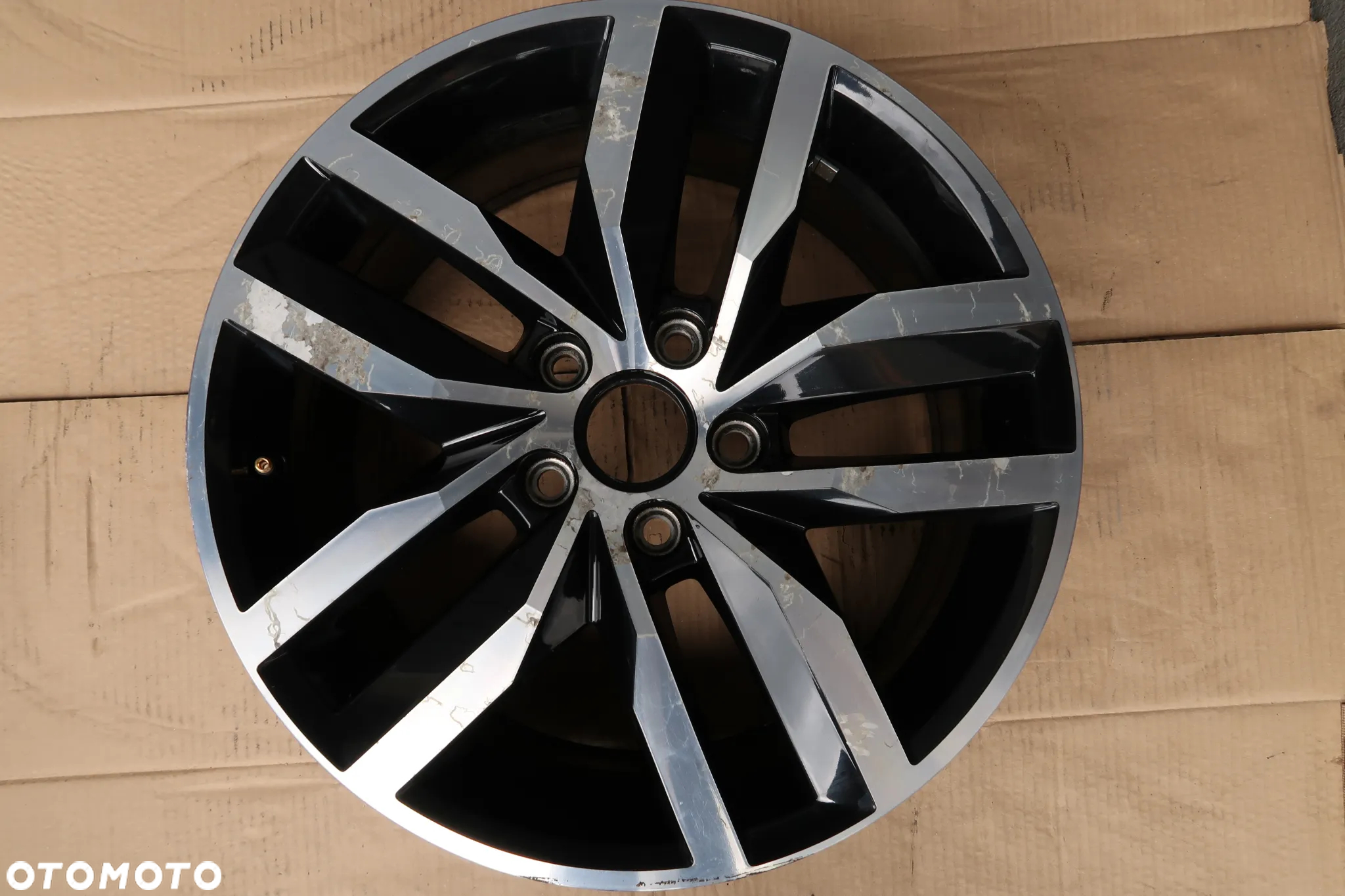 C2/C1 FELGA ALUMINIOWA VW GOLF 7 3G0601025BT 7X17ET49 - 2