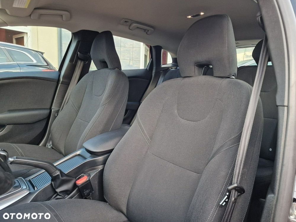 Volvo V40 D2 You - 18