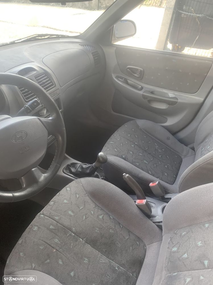 Hyundai Accent 1.3 GLS - 9
