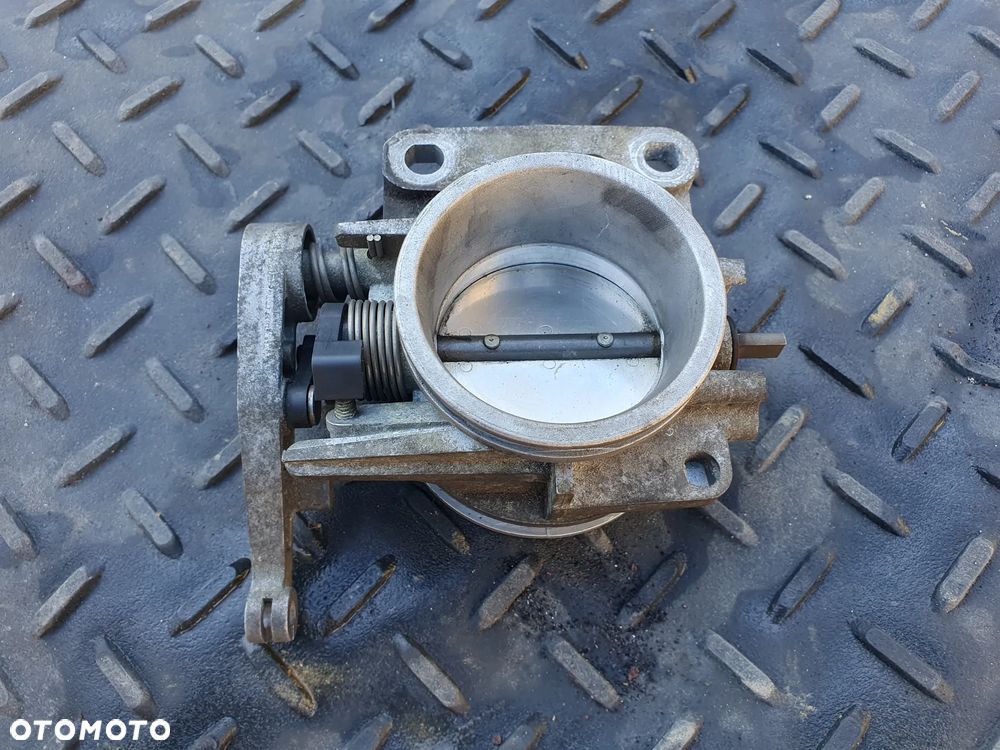 RENAULT CLIO II LAGUNA 1.6 16V PRZEPUSTNICA 10010428B - 2