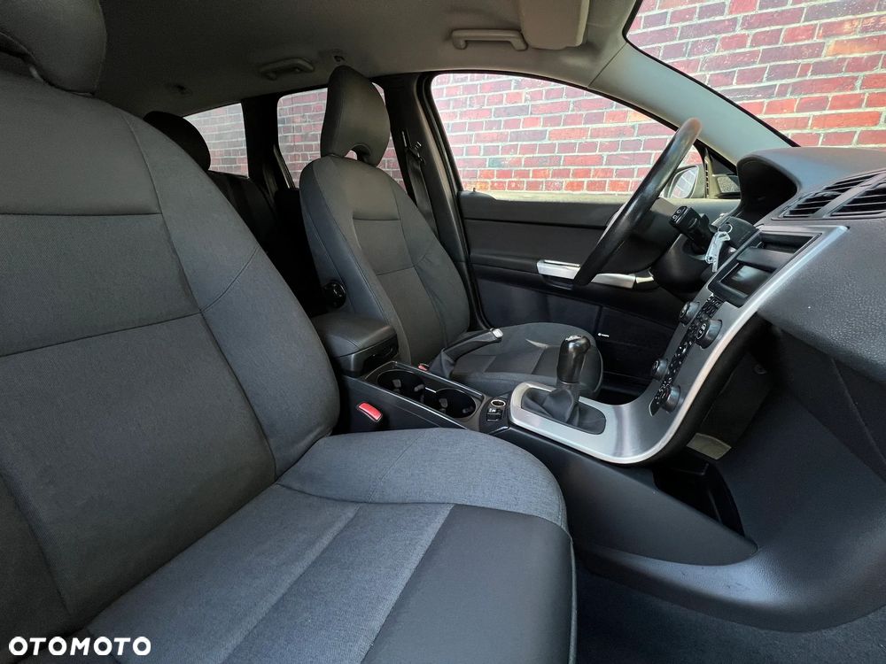 Volvo V50 2.4 - 12