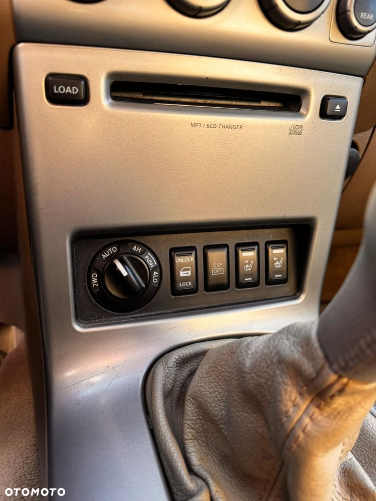 Nissan Pathfinder 2.5 dCi Premium - 36