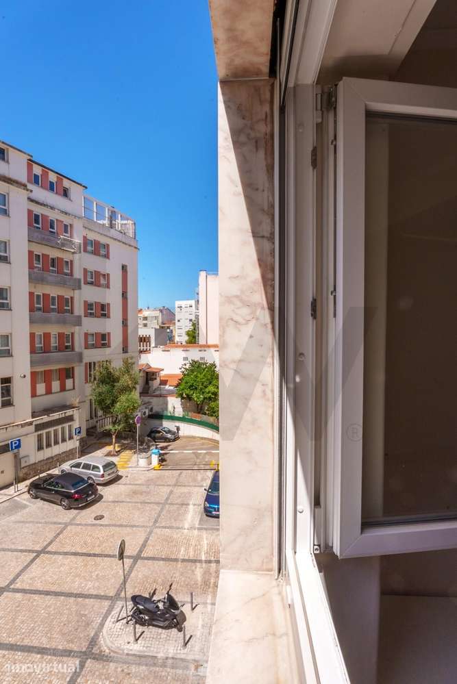 Lisboa, Amoreiras | Apartamento T2 Remodelado e confortável - Grande imagem: 2/60
