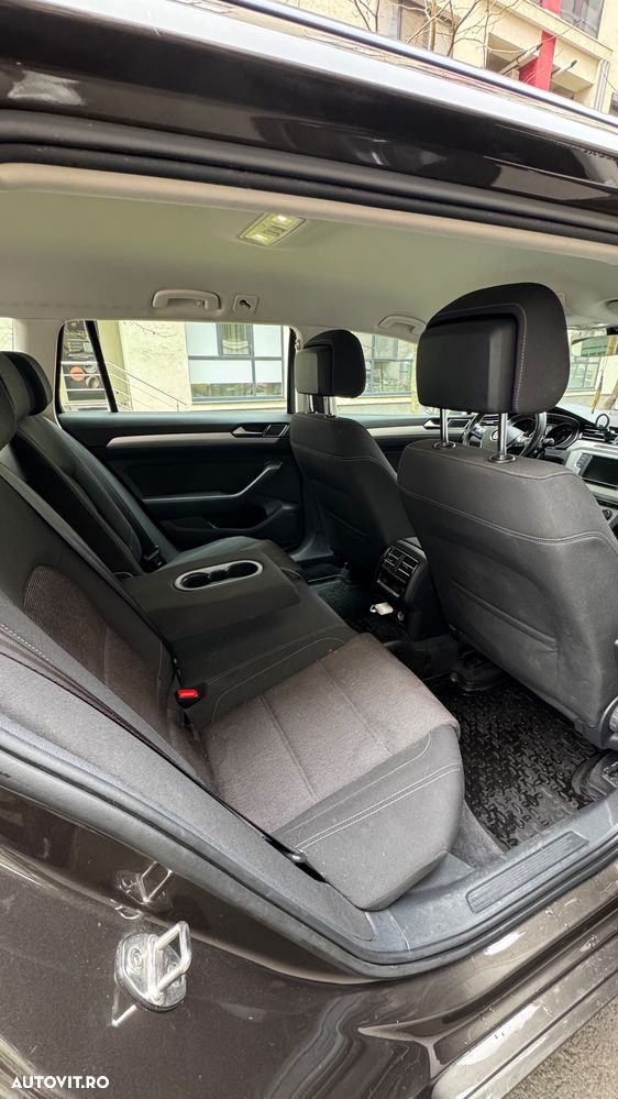 Volkswagen Passat - 11