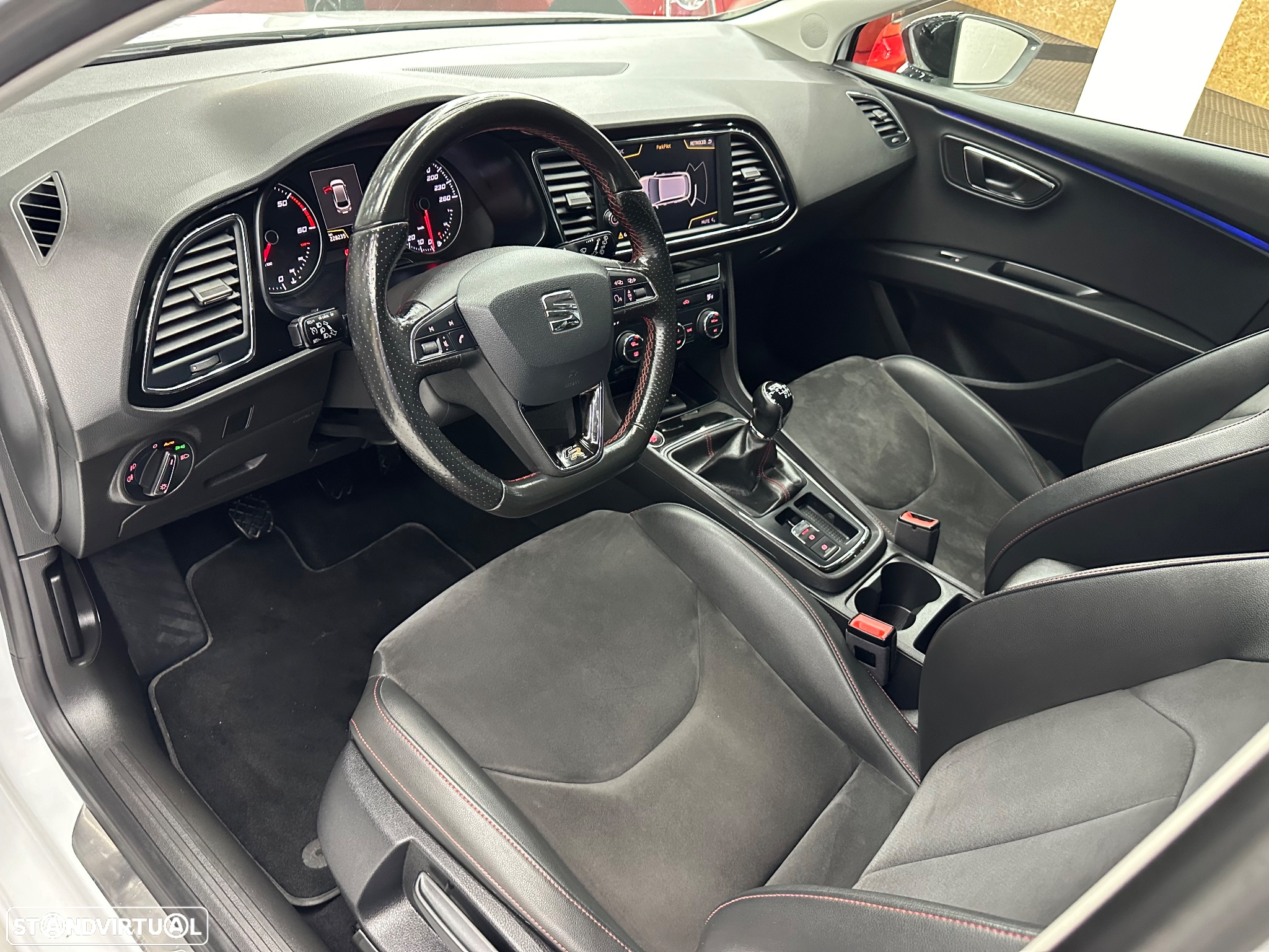 SEAT Leon ST 2.0 TDI FR - 14