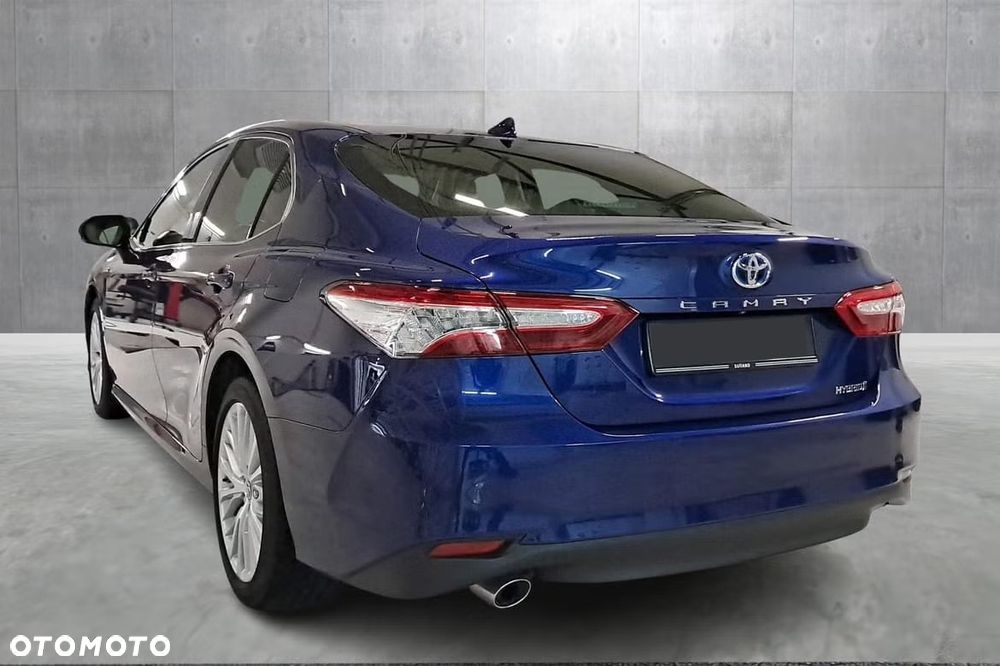 Toyota Camry Executive - 6