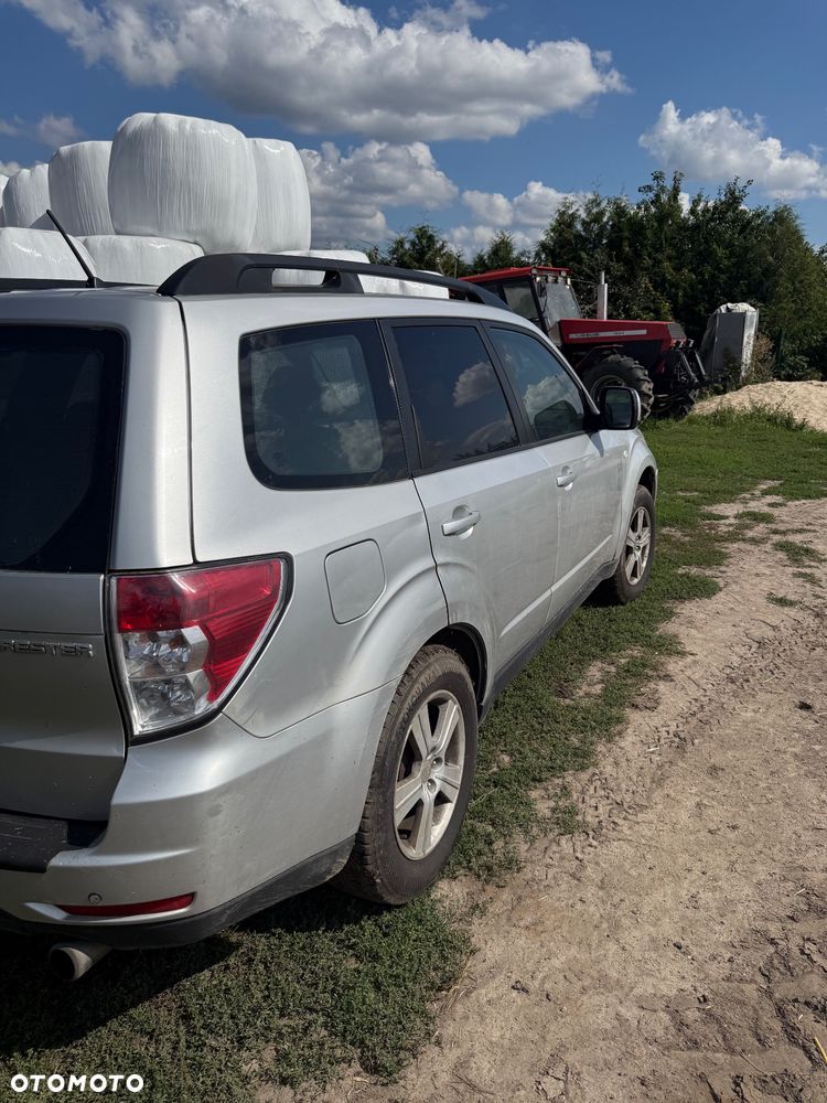 Subaru Forester 2.0X Exclusive - 3