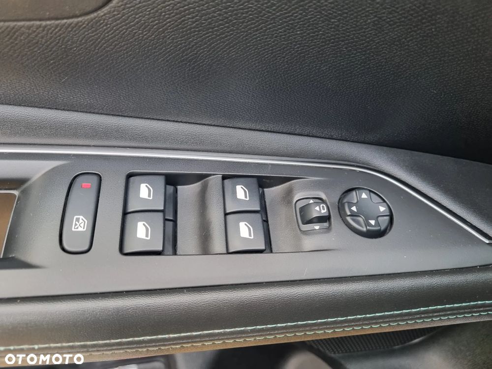 Peugeot 3008 1.6 PureTech Hybrid4 PHEV Allure S&S EAT8 - 13