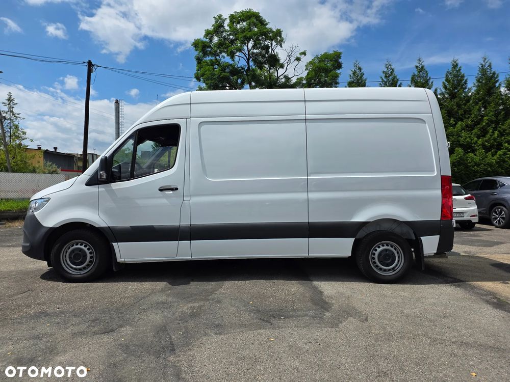 Mercedes-Benz Sprinter 215 automat rok 2022 klima webasto średni kamera tempomat - 18