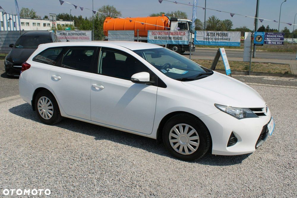 Toyota Auris - 5