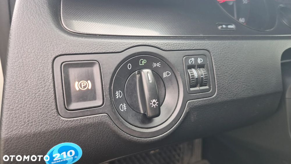 Volkswagen Passat 2.0 TDI Comfortline - 14
