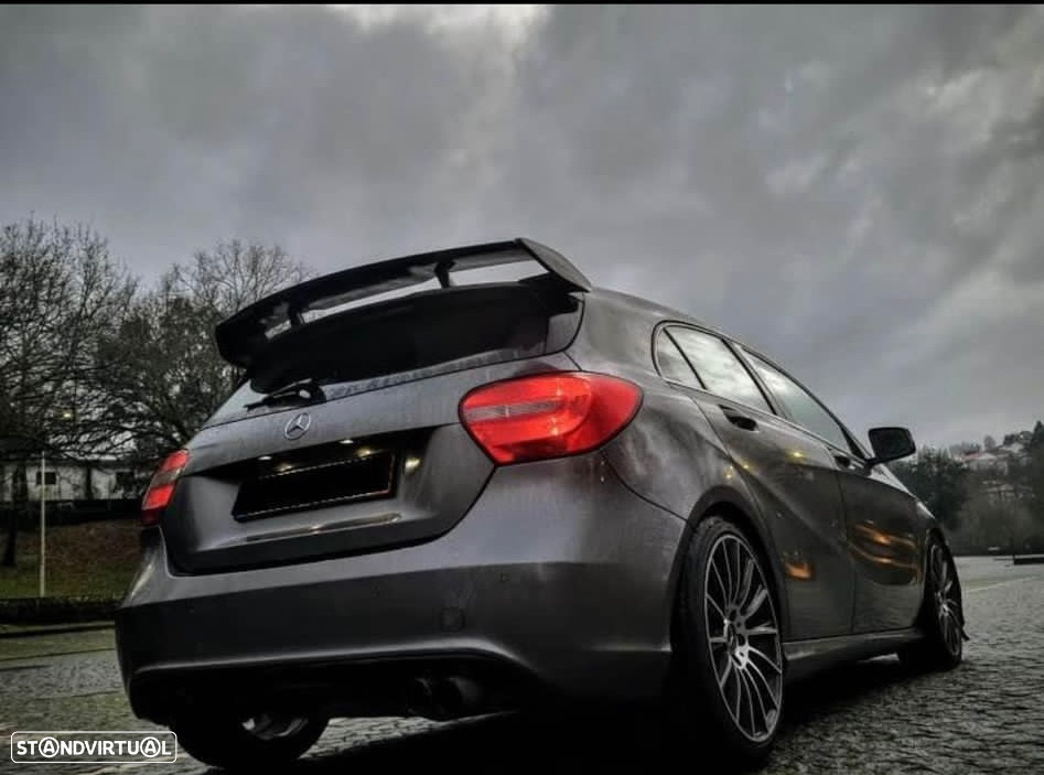 Mercedes-Benz A 180 d AMG Line - 4