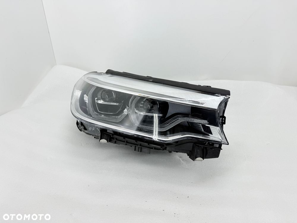 Reflektor Lampa przednia prawa full led Bmw G30 G31 ADAPTIVE