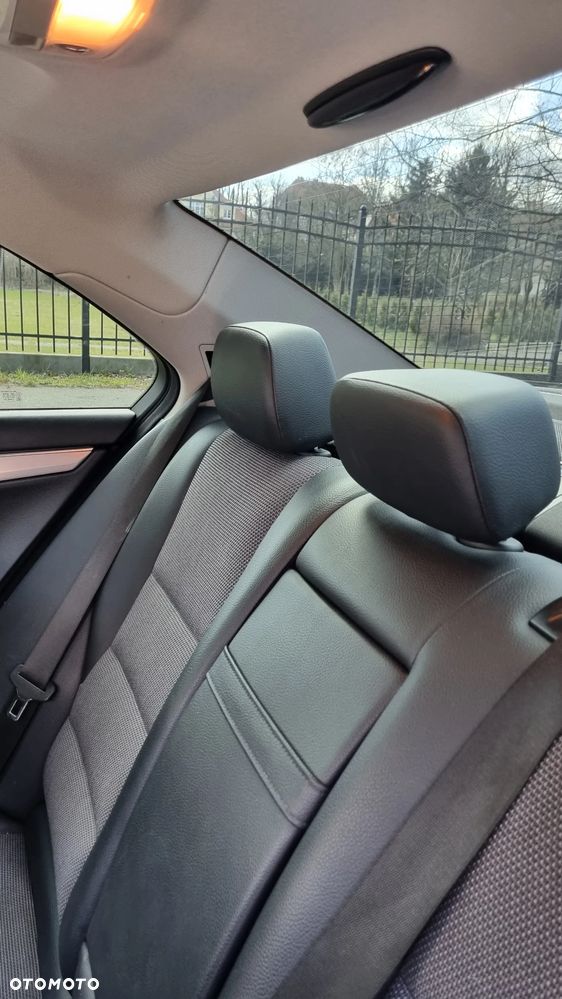 Mercedes-Benz Klasa C 180 (BlueEFFICIENCY) Avantgarde - 19