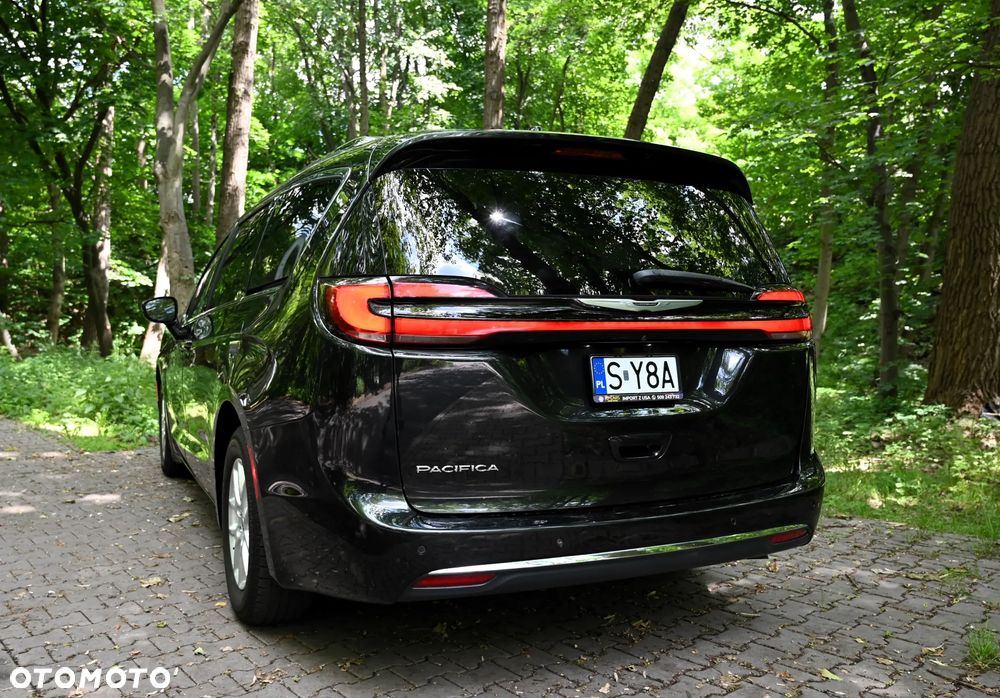 Chrysler Pacifica - 28