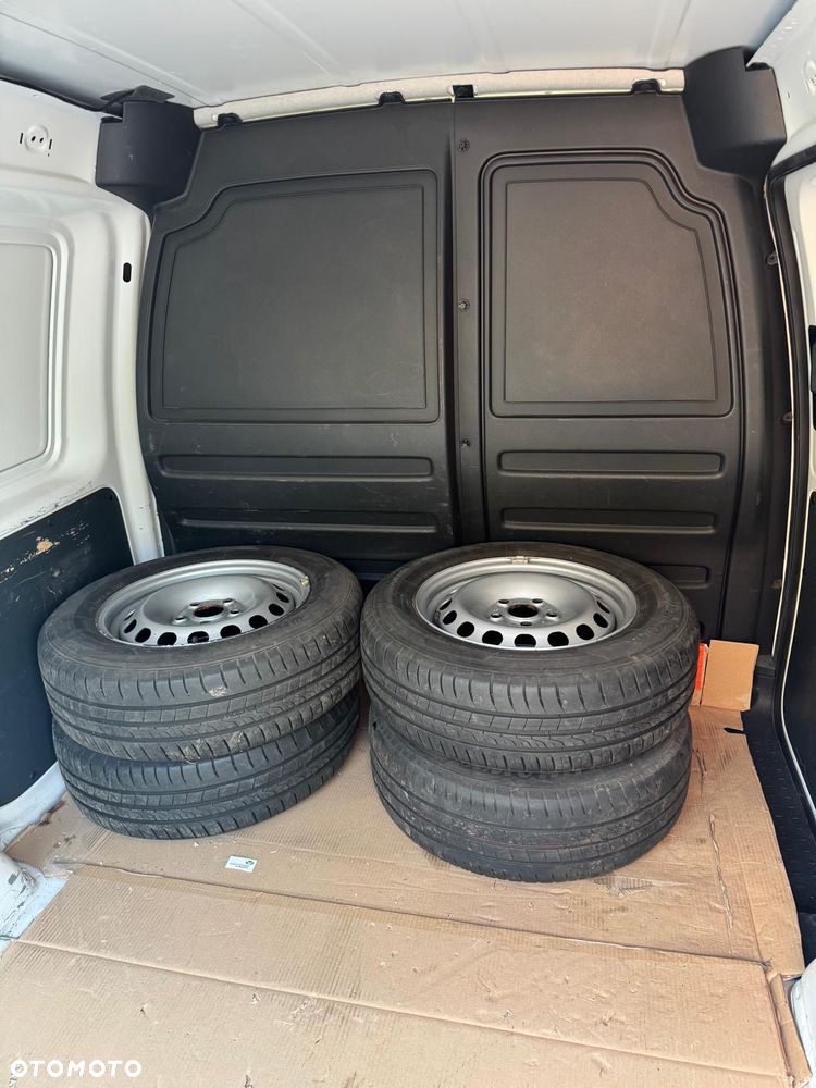 Volkswagen Caddy - 11