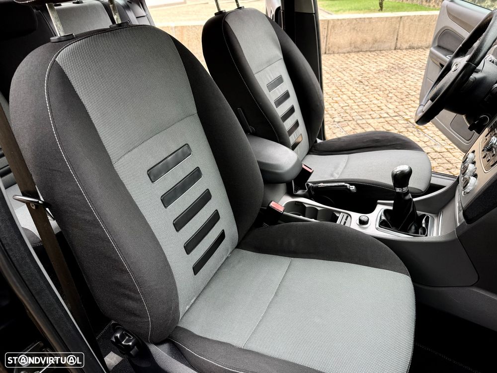 Ford Focus 1.6 TDCi Titanium - 24