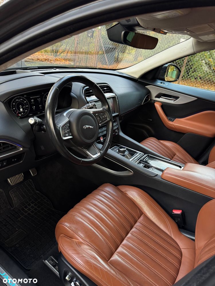 Jaguar F-Pace 2.0 i4P AWD Portfolio - 16