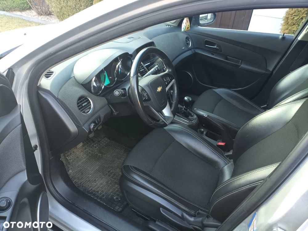 Chevrolet Cruze 1.7 LT - 4