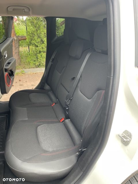 Jeep Renegade - 15