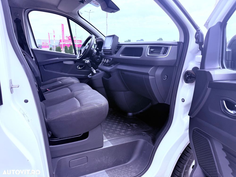 Renault Trafic 2.0 Blue dCi 130 Furgon Cabina Dubla L2H1 - 20