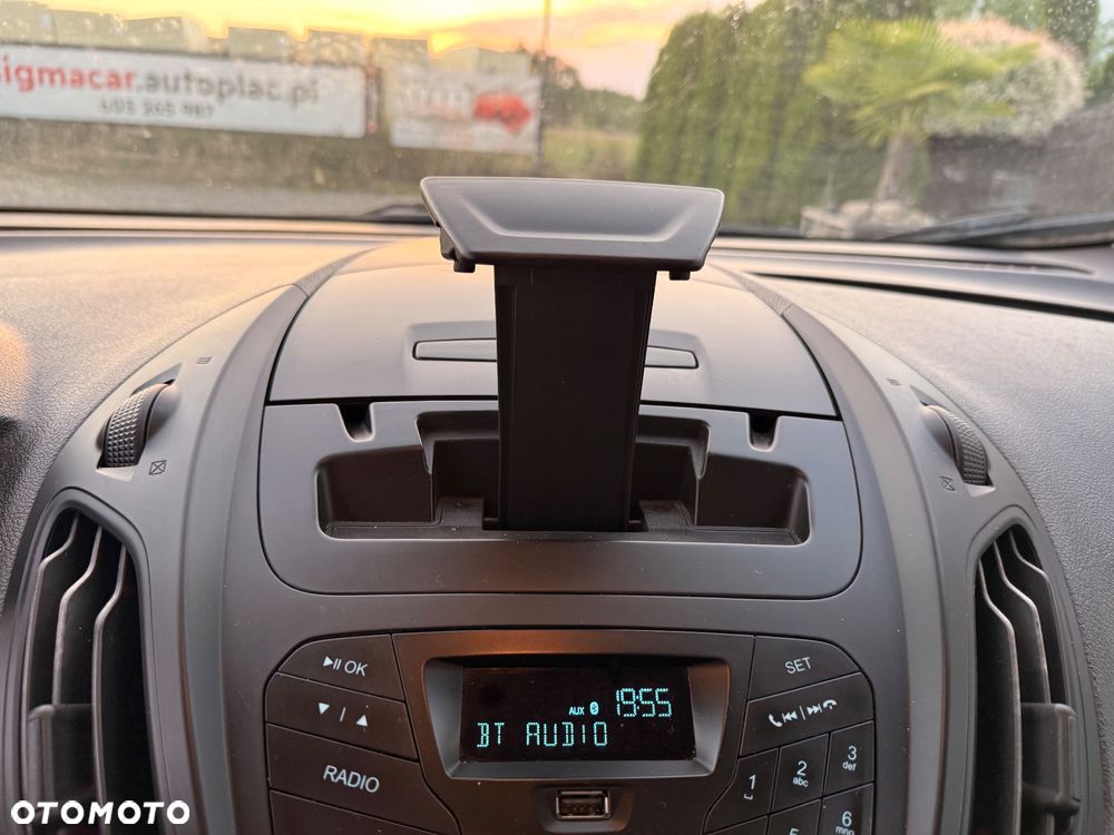 Ford Transit Courier - 28